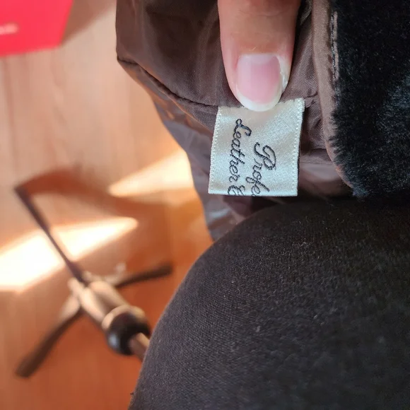 Vintage Leather Jacket - Picture 4 of 8